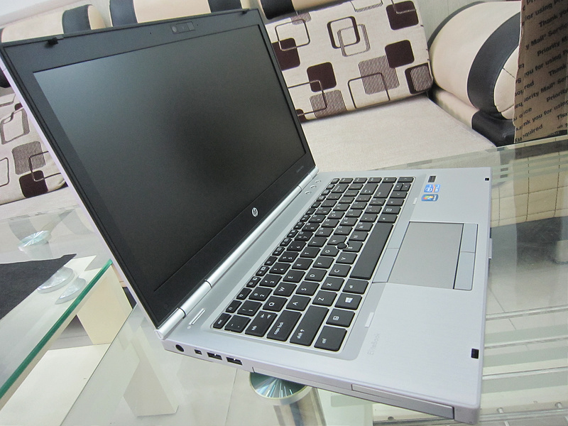 DELL Precision M4400 (Core 2 T9900, Ram 4GB, HDD 250GB, Màn Hình 15.4 inch)