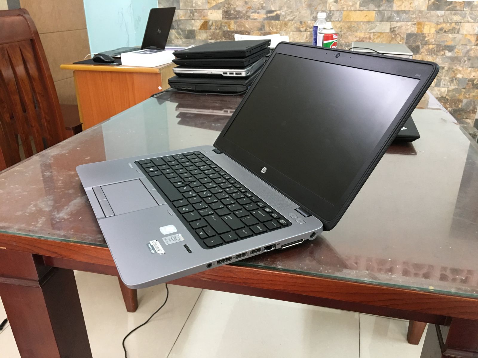 HP EliteBook 820 G1 (Core i7-4600U , Ram 4GB, HDD 320GB, Màn Hình 12.5 inch)