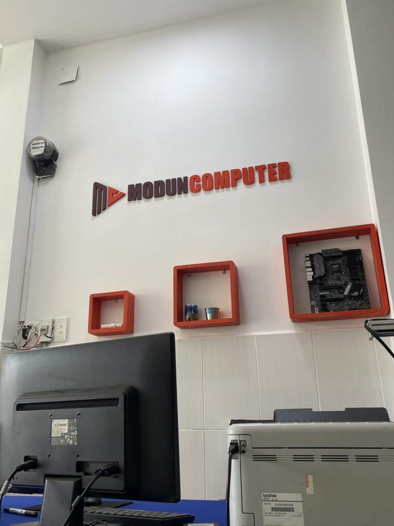 Cửa hàng ModunComputer chính là nơi bạn cần tới. Với dịch vụ sửa máy tinh, laptop giá rẻ lấy liền, Modun Computer – chuyên sửa máy tính tại nhà đã xây dựng uy tín và lòng tin của hàng ngàn khách hàng.