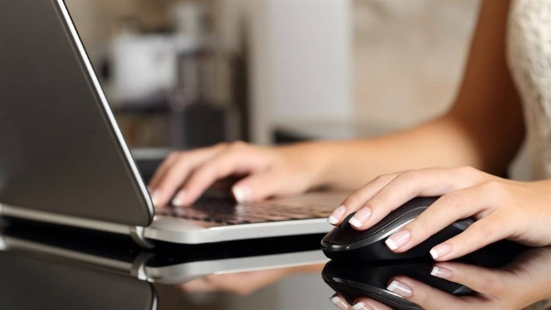 Bàn phím laptop thường được tích hợp trực tiếp vào thân máy, có thiết kế nhỏ gọn và tiện lợi. Tuy nhiên, là một thiết bị được sử dụng nhiều nhất, bàn phím laptop cũng không tránh khỏi đôi lần bị hư hỏng.